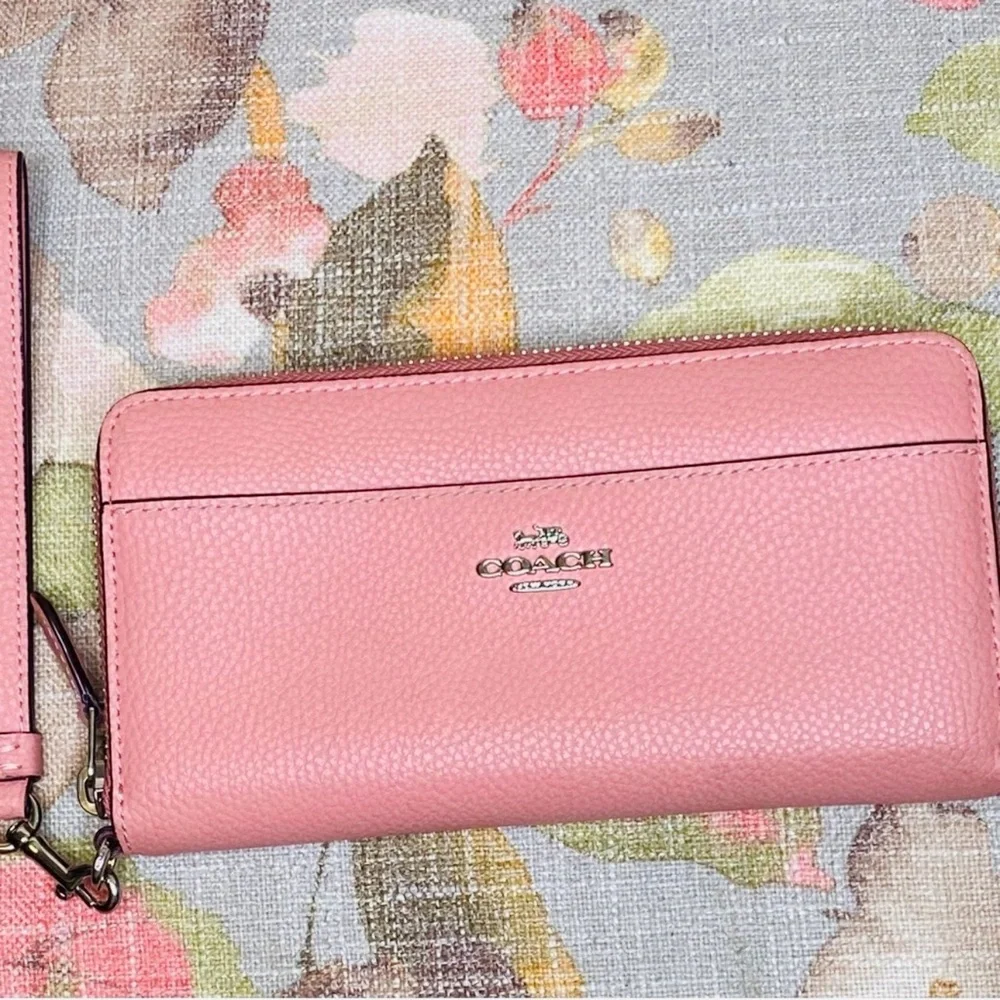 3” COACH Clear Pink Poppy Script Resin Hangtag Bag Charm & Pouch, EUC